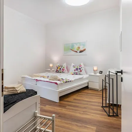 Hilde Apartment *